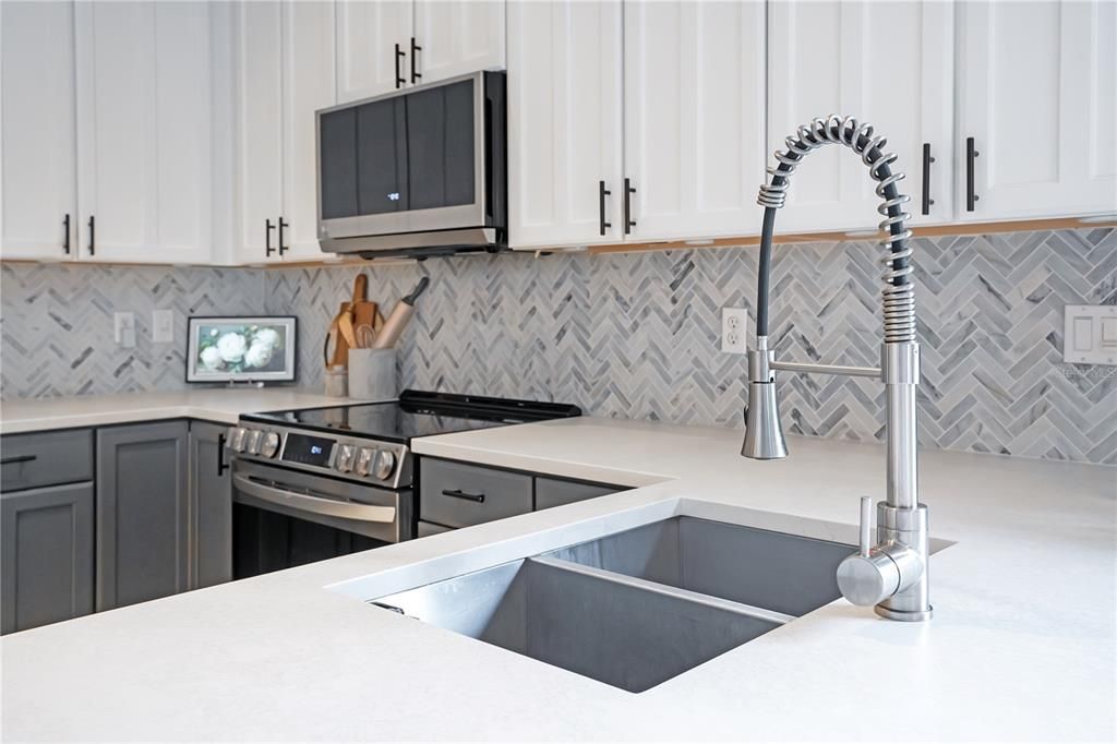 For Sale: $525,000 (3 beds, 2 baths, 2317 Square Feet)