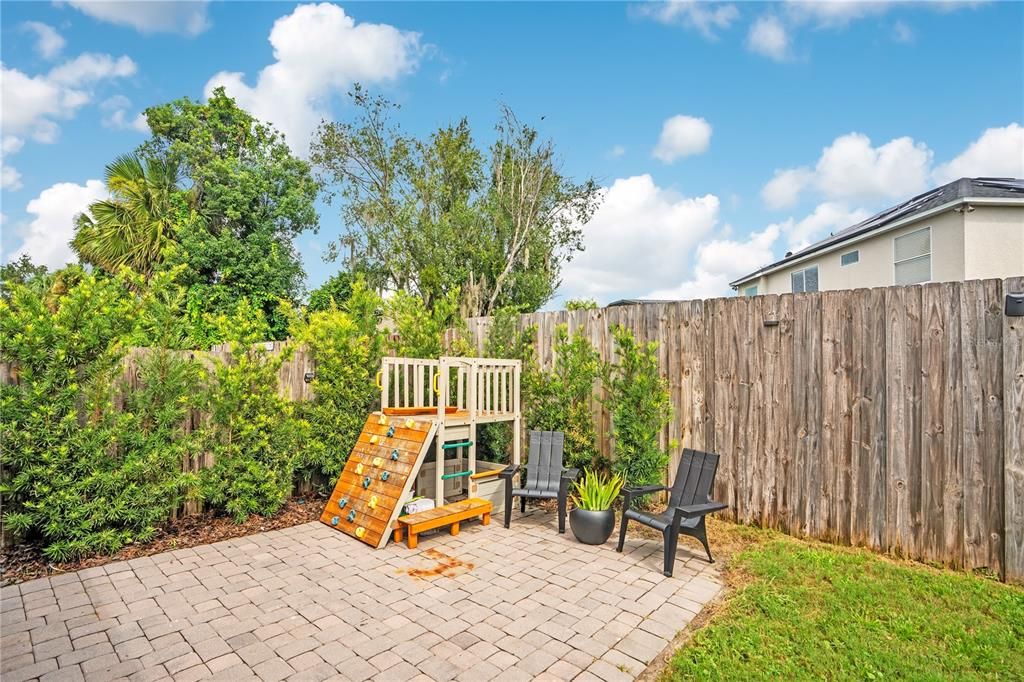 For Sale: $525,000 (3 beds, 2 baths, 2317 Square Feet)