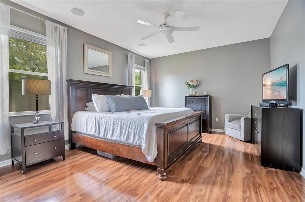 For Sale: $525,000 (3 beds, 2 baths, 2317 Square Feet)