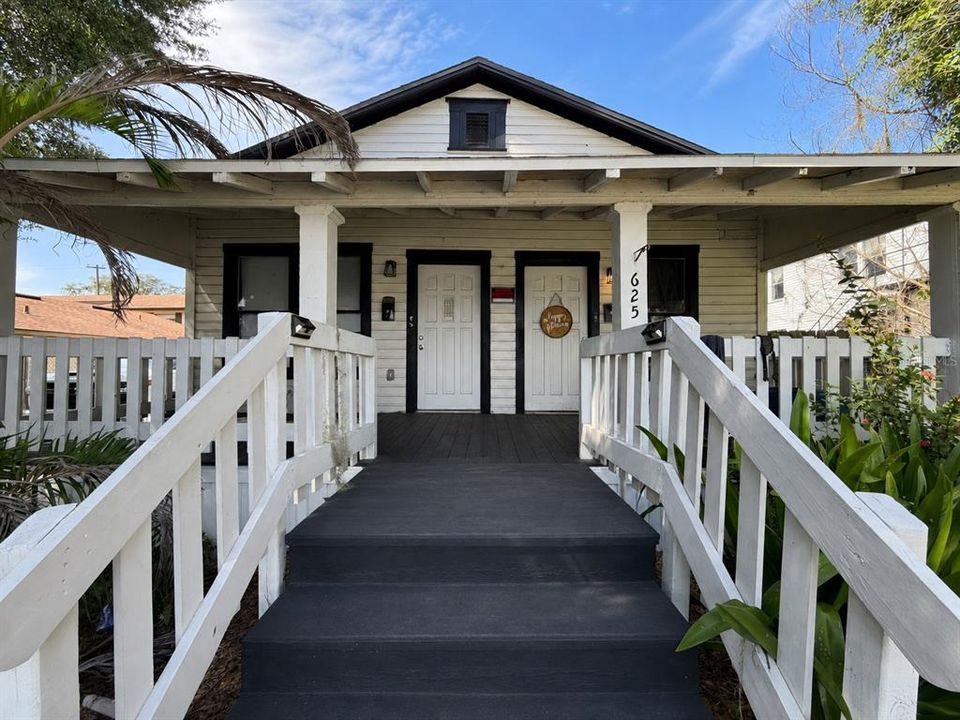 For Sale: $250,000 (2 beds, 2 baths, 1240 Square Feet)