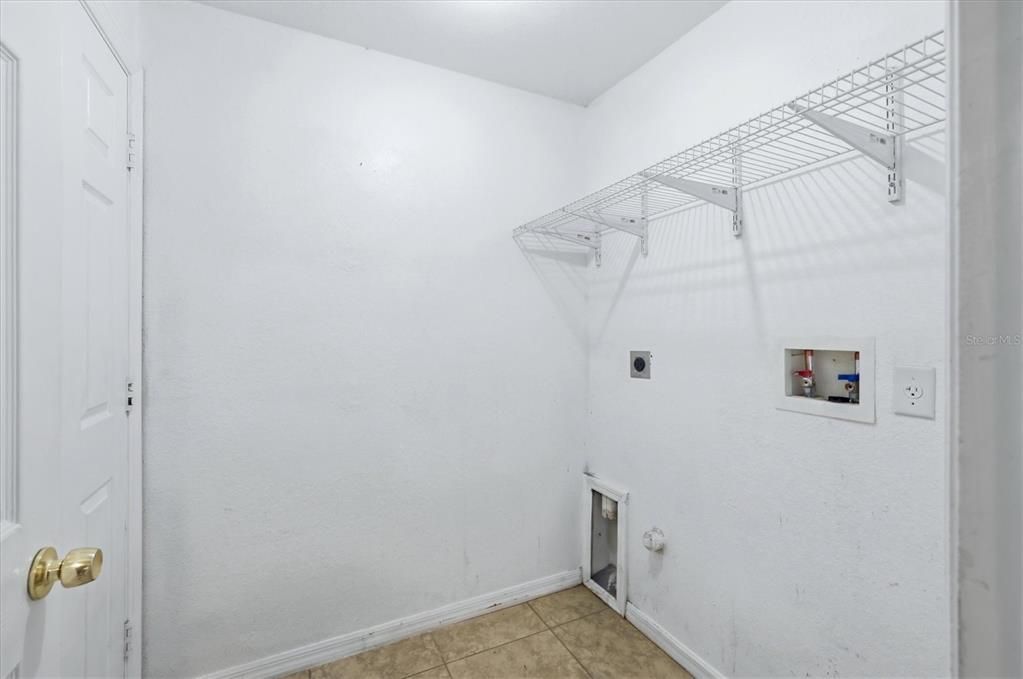 For Sale: $250,000 (3 beds, 2 baths, 1641 Square Feet)