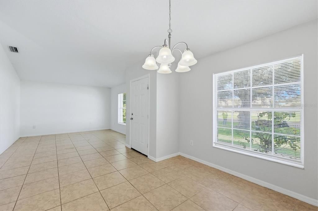 For Sale: $250,000 (3 beds, 2 baths, 1641 Square Feet)