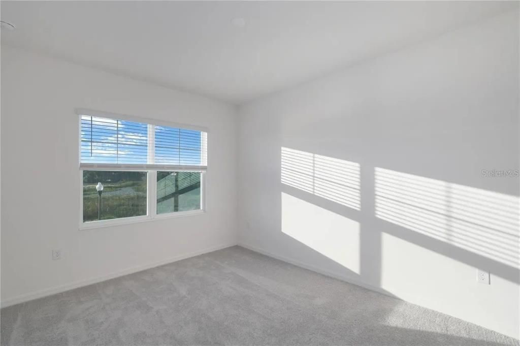 For Sale: $435,000 (3 beds, 3 baths, 2024 Square Feet)