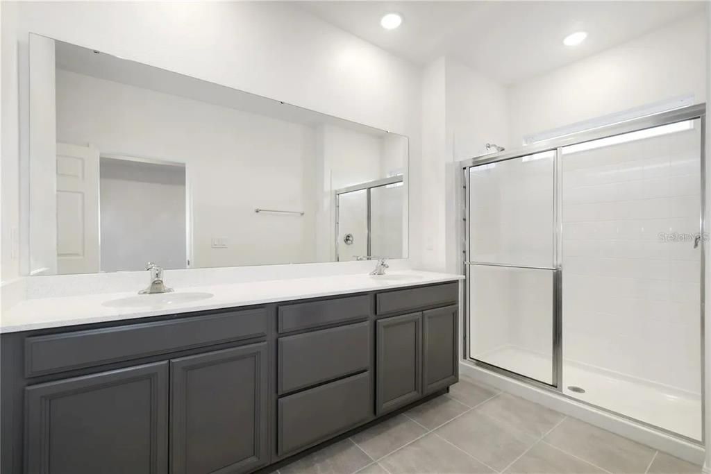 For Sale: $435,000 (3 beds, 3 baths, 2024 Square Feet)