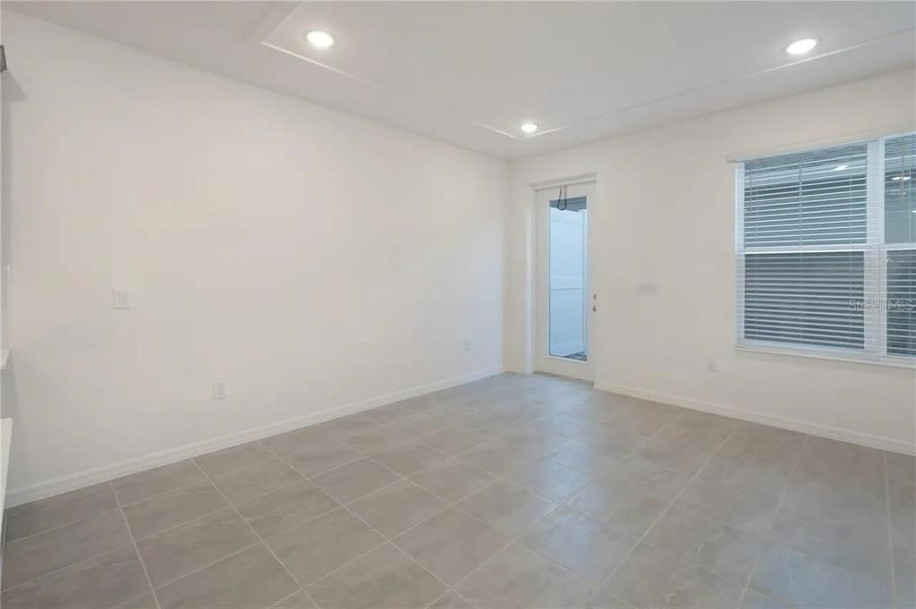 For Sale: $435,000 (3 beds, 3 baths, 2024 Square Feet)