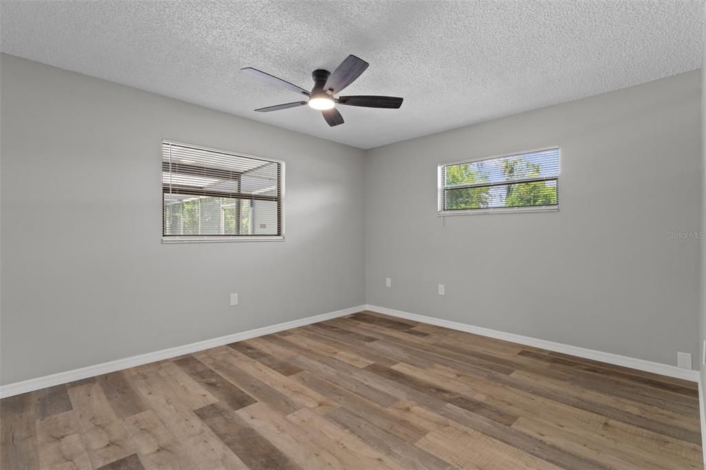 For Sale: $274,900 (2 beds, 2 baths, 1311 Square Feet)