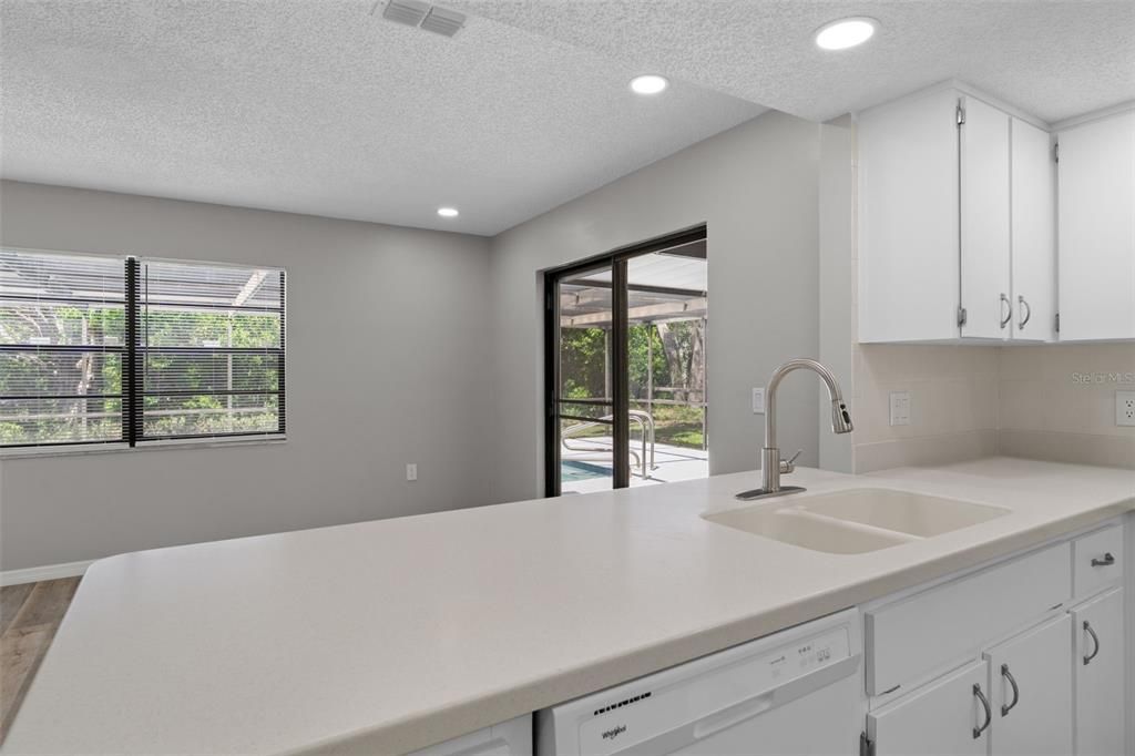 For Sale: $274,900 (2 beds, 2 baths, 1311 Square Feet)