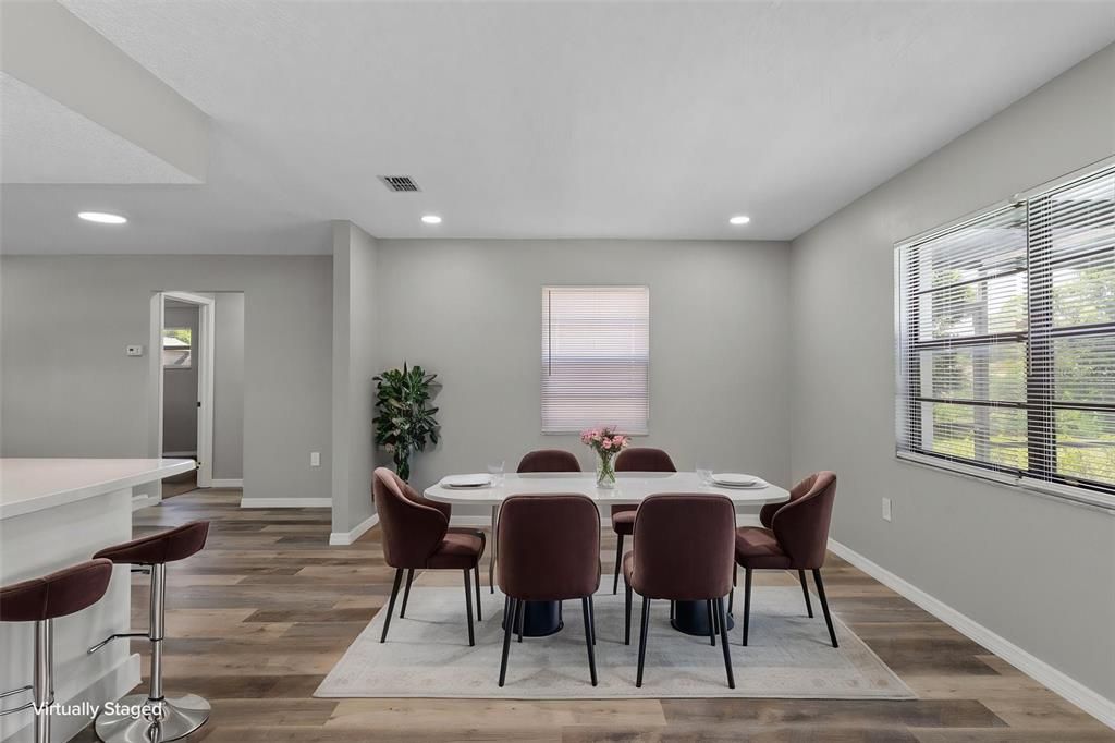 For Sale: $274,900 (2 beds, 2 baths, 1311 Square Feet)