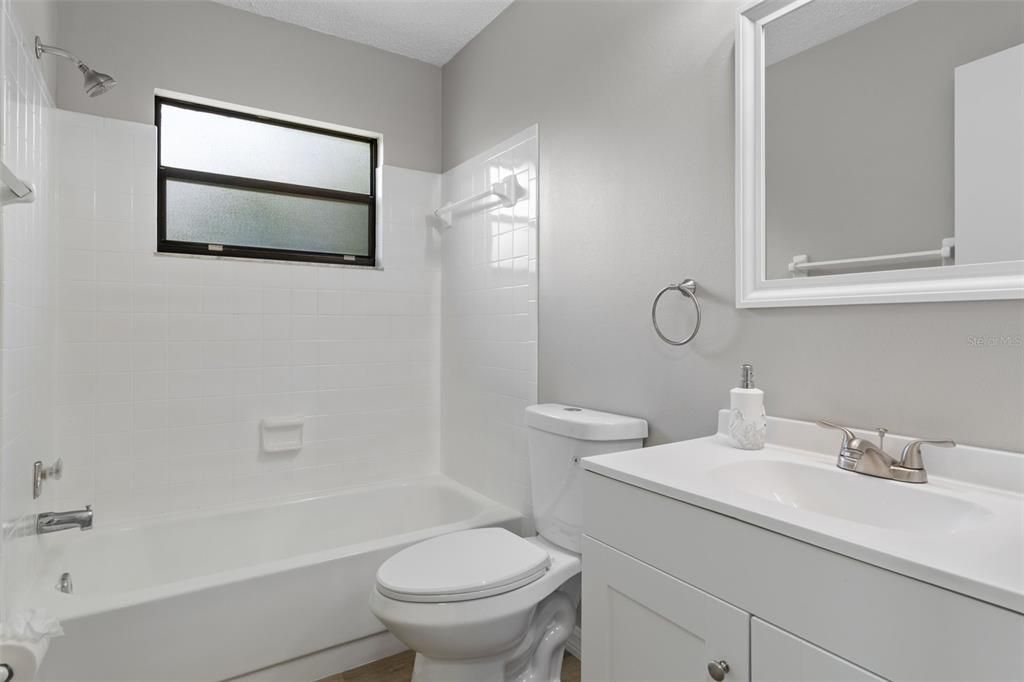 For Sale: $274,900 (2 beds, 2 baths, 1311 Square Feet)