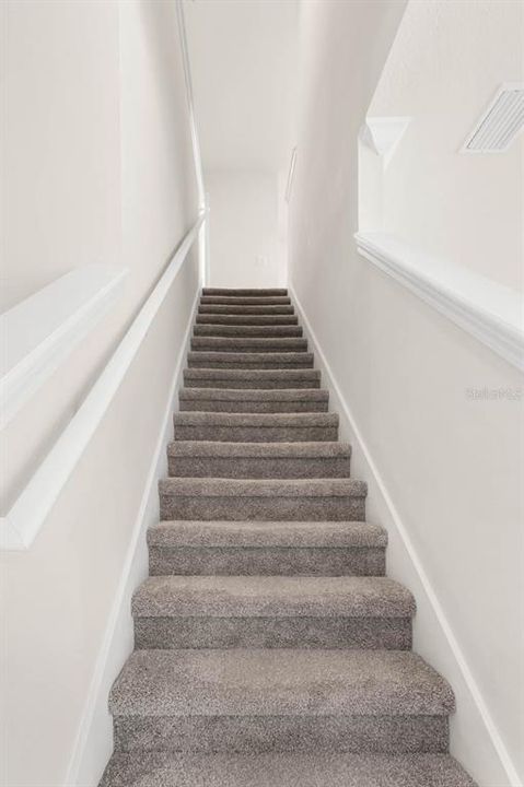 For Sale: $450,000 (5 beds, 3 baths, 2638 Square Feet)