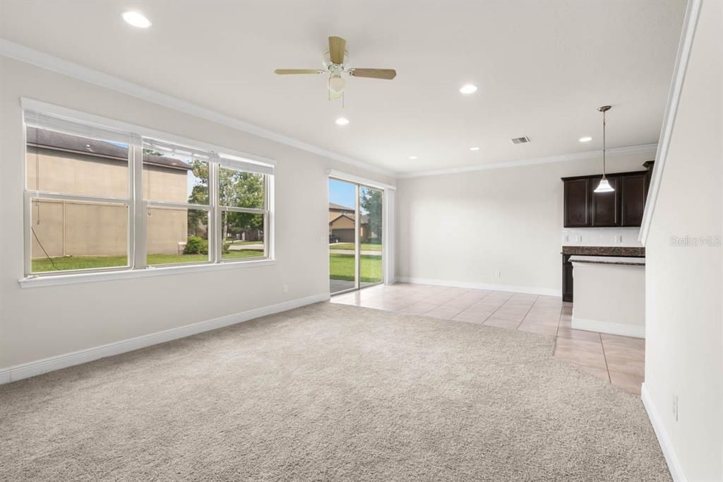 For Sale: $450,000 (5 beds, 3 baths, 2638 Square Feet)