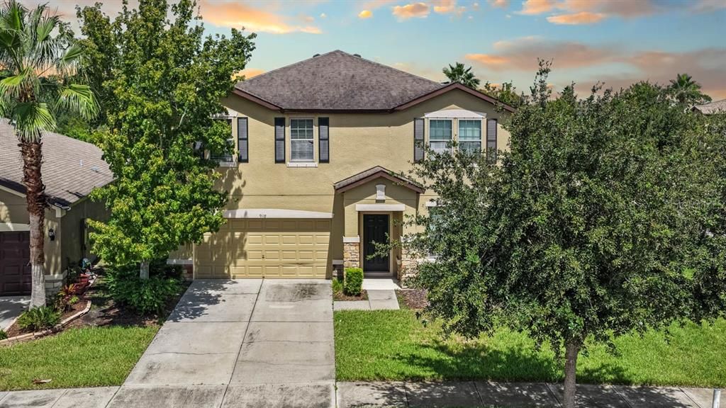 For Sale: $450,000 (5 beds, 3 baths, 2638 Square Feet)