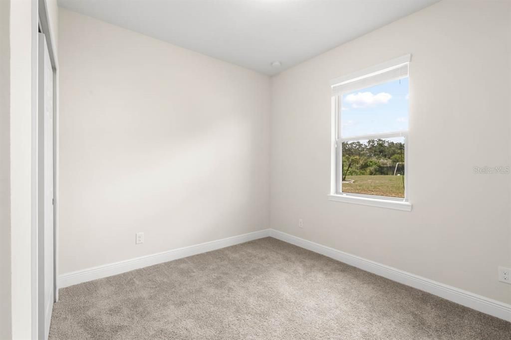 For Sale: $450,000 (5 beds, 3 baths, 2638 Square Feet)