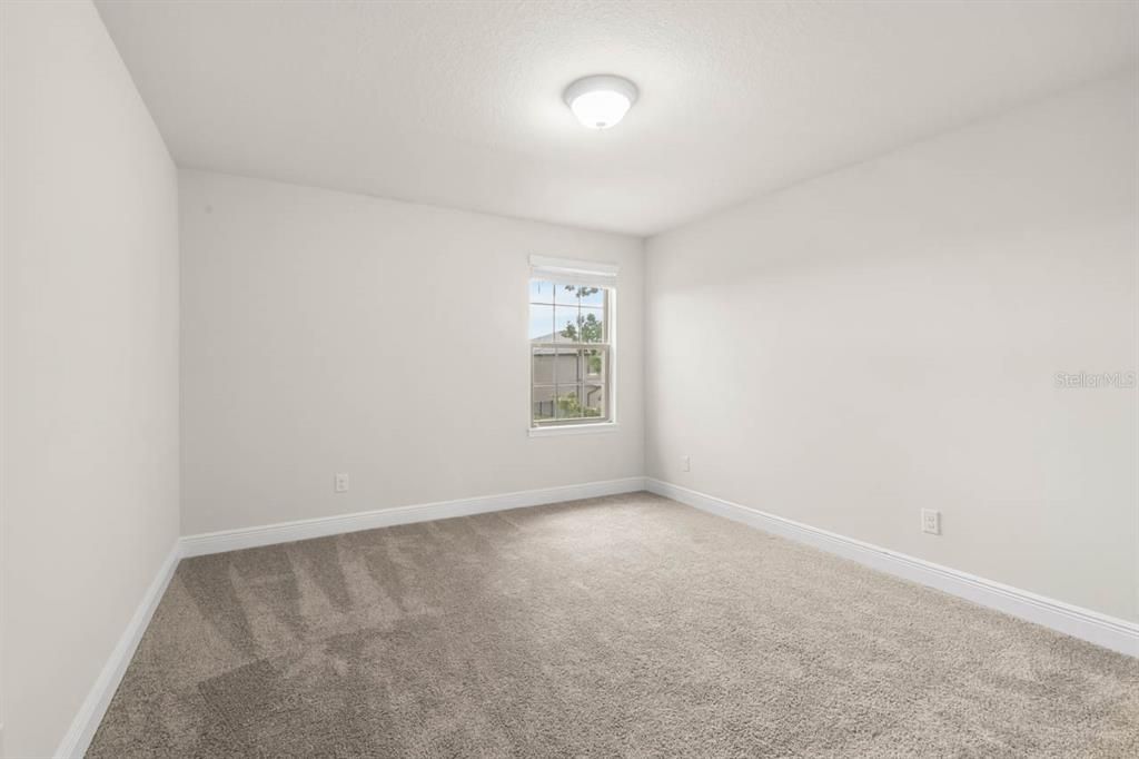For Sale: $450,000 (5 beds, 3 baths, 2638 Square Feet)