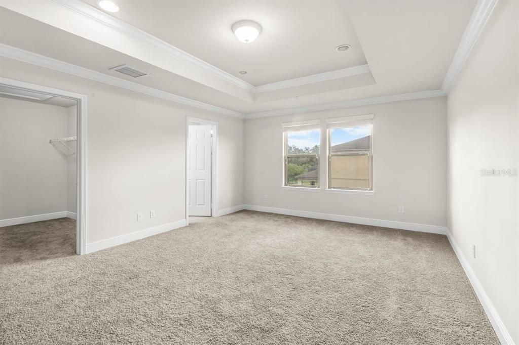 For Sale: $450,000 (5 beds, 3 baths, 2638 Square Feet)