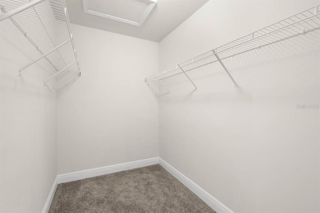 For Sale: $450,000 (5 beds, 3 baths, 2638 Square Feet)