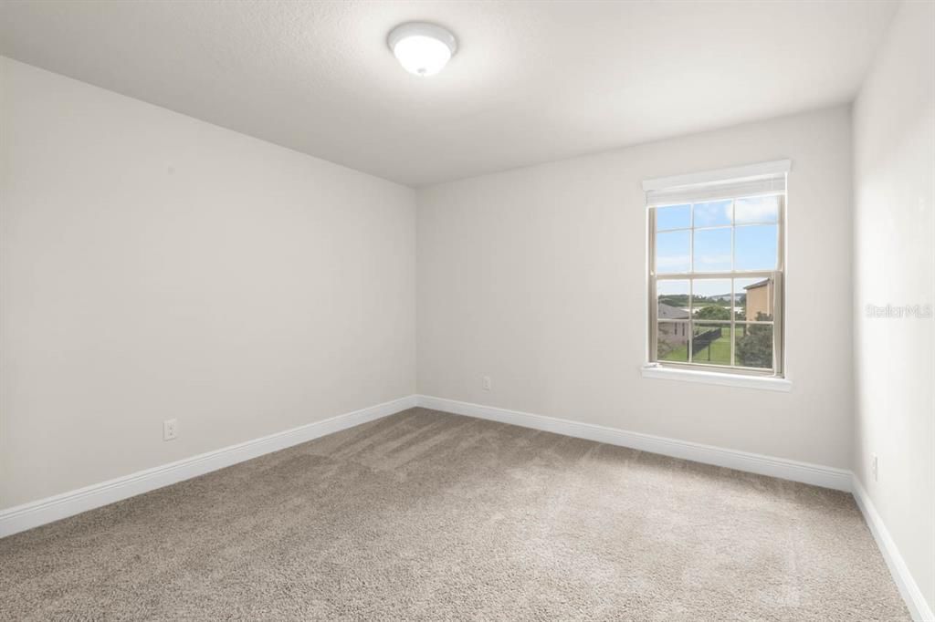 For Sale: $450,000 (5 beds, 3 baths, 2638 Square Feet)
