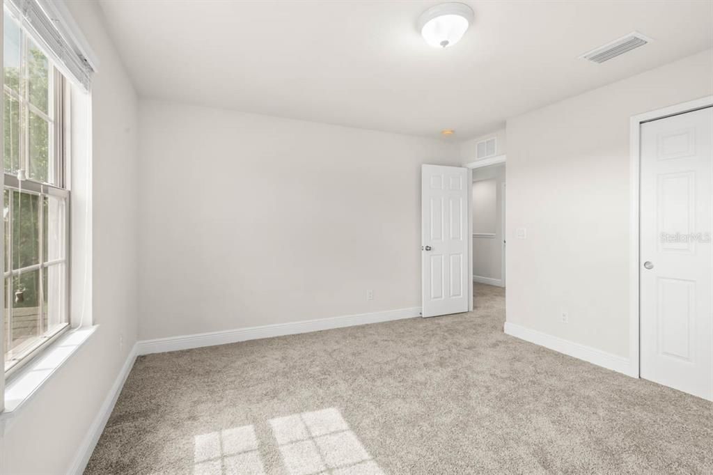 For Sale: $450,000 (5 beds, 3 baths, 2638 Square Feet)