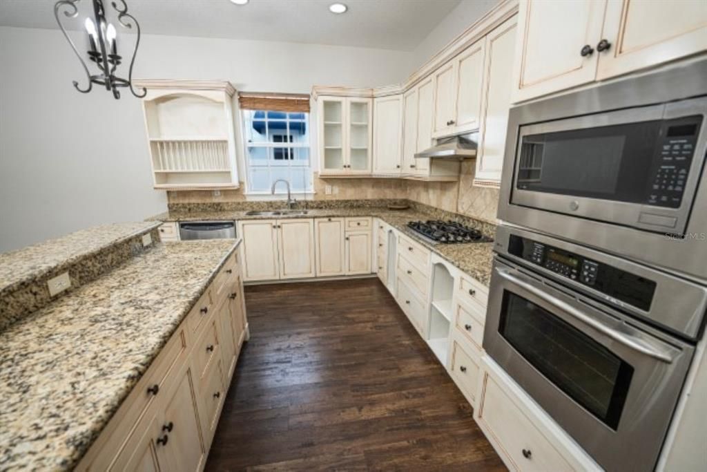 В аренду: $7,850 (4 спален, 3 ванн, 3689 Квадратных фут)