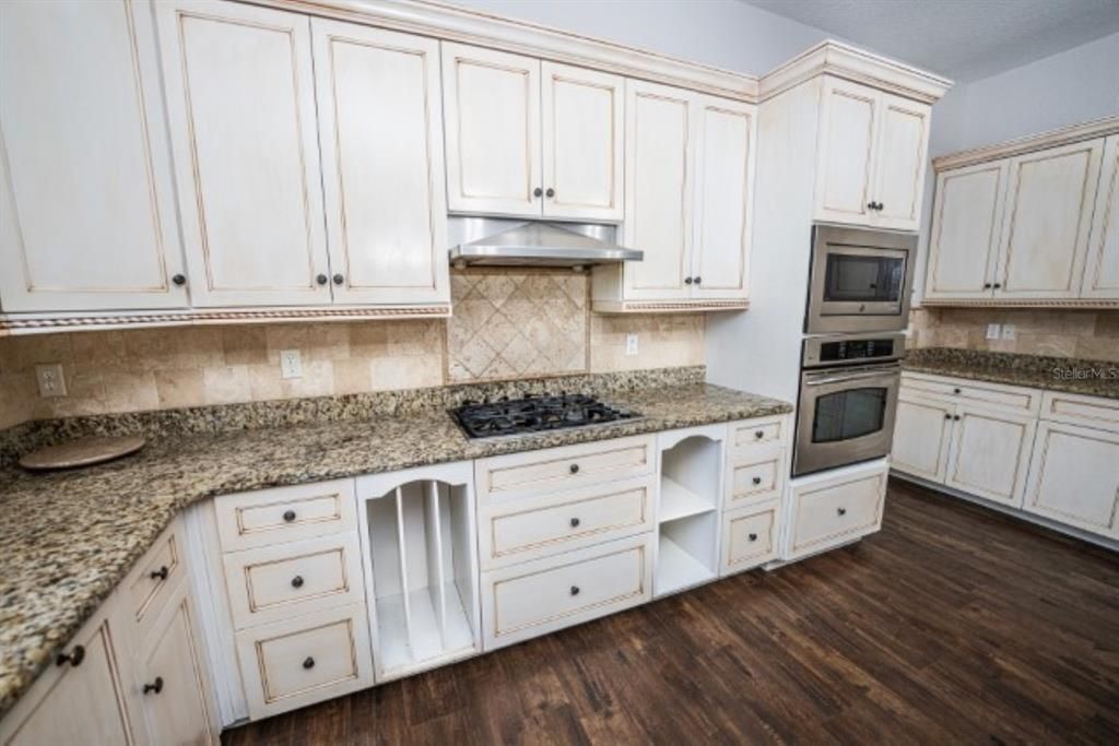 В аренду: $7,850 (4 спален, 3 ванн, 3689 Квадратных фут)