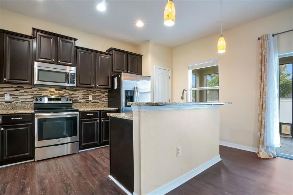 En Venta: $439,900 (5 camas, 3 baños, 2232 Pies cuadrados)