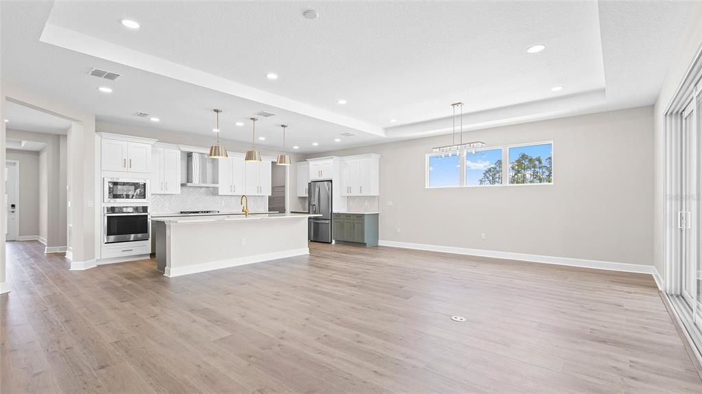 For Sale: $529,990 (2 beds, 2 baths, 2029 Square Feet)