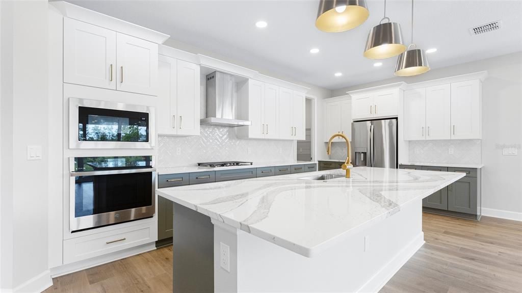 For Sale: $529,990 (2 beds, 2 baths, 2029 Square Feet)
