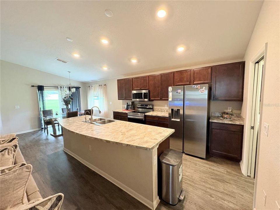 For Sale: $298,000 (3 beds, 2 baths, 1535 Square Feet)