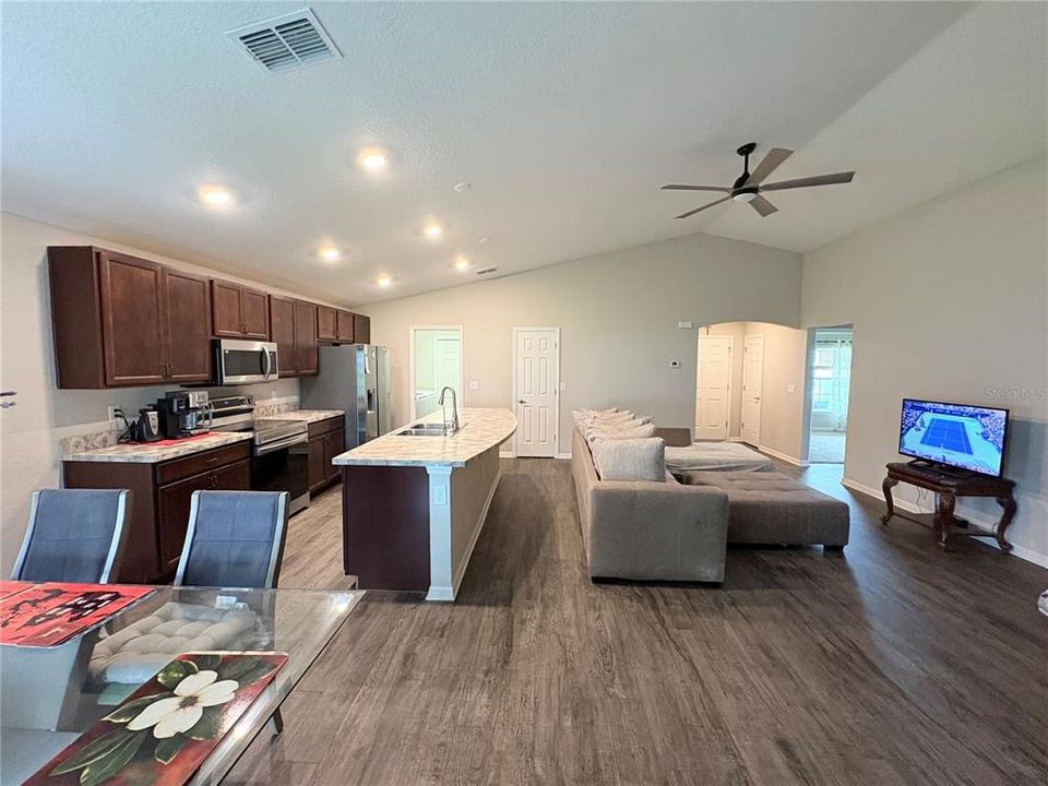 For Sale: $298,000 (3 beds, 2 baths, 1535 Square Feet)