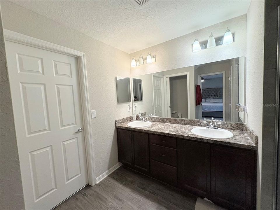 For Sale: $298,000 (3 beds, 2 baths, 1535 Square Feet)