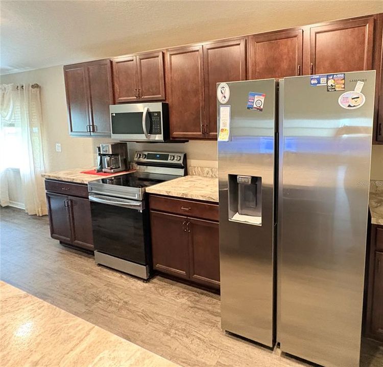 For Sale: $298,000 (3 beds, 2 baths, 1535 Square Feet)