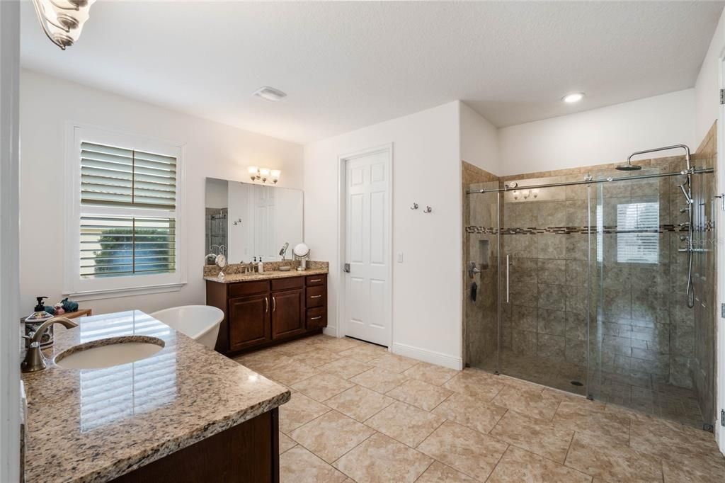 For Rent: $8,900 (5 beds, 4 baths, 4028 Square Feet)
