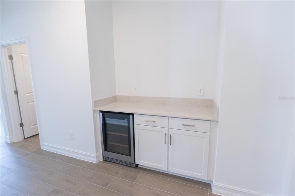 For Rent: $3,500 (3 beds, 3 baths, 2156 Square Feet)