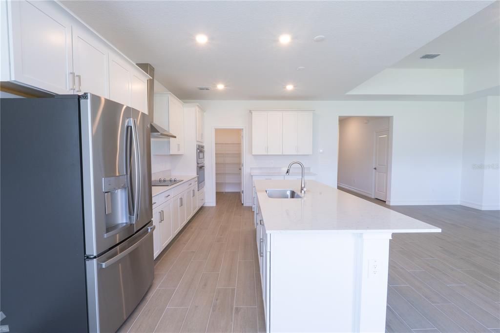 For Rent: $3,500 (3 beds, 3 baths, 2156 Square Feet)