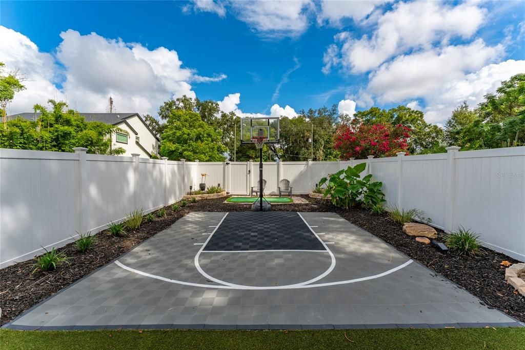 For Rent: $3,000 (3 beds, 2 baths, 1680 Square Feet)