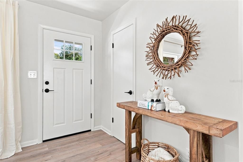 For Sale: $575,000 (3 beds, 2 baths, 1136 Square Feet)