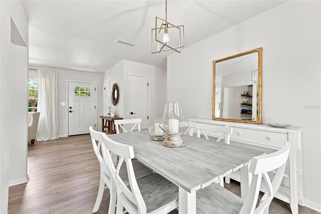 For Sale: $575,000 (3 beds, 2 baths, 1136 Square Feet)