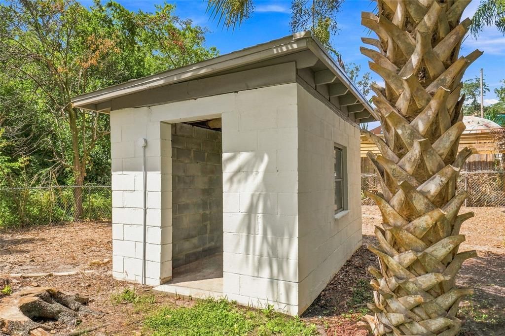 For Sale: $575,000 (3 beds, 2 baths, 1136 Square Feet)