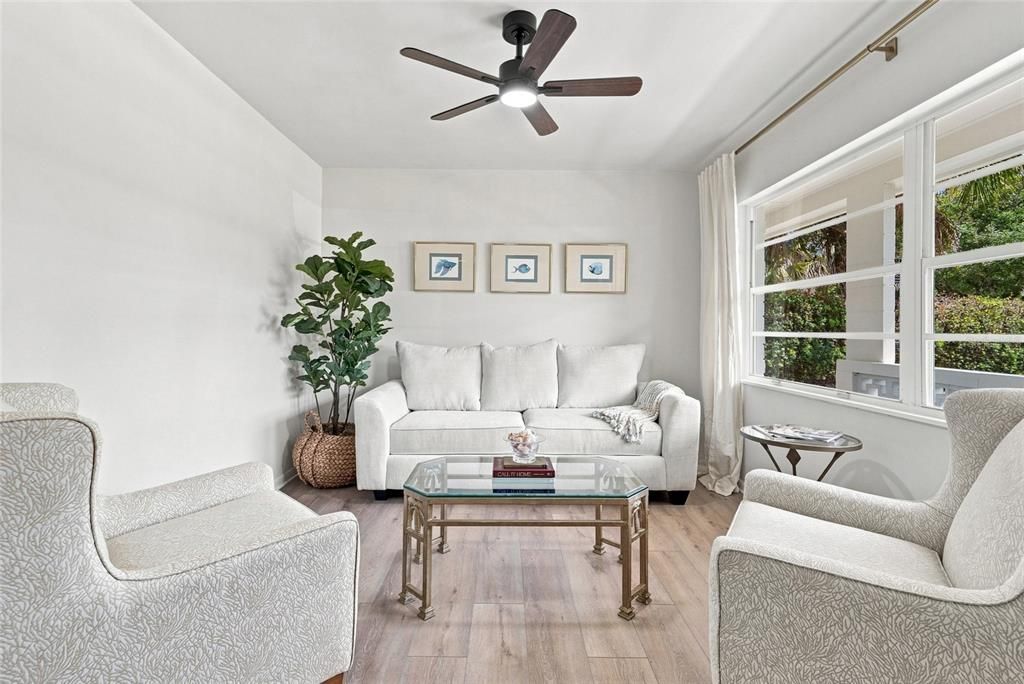 For Sale: $575,000 (3 beds, 2 baths, 1136 Square Feet)