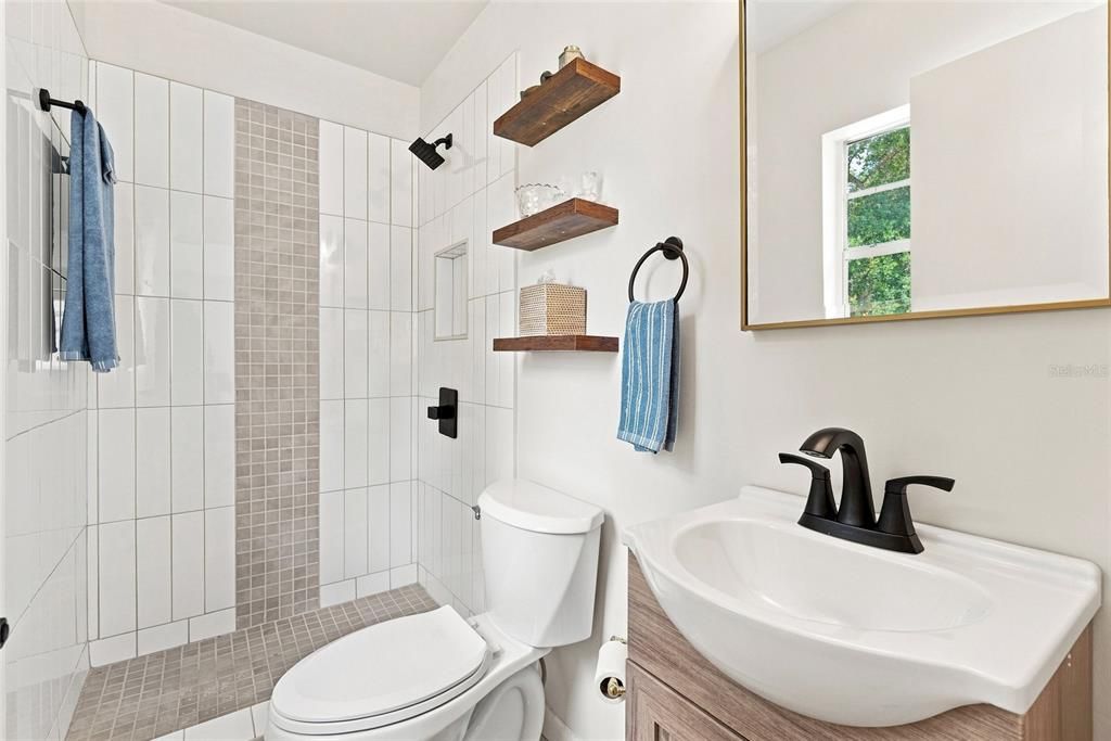 For Sale: $575,000 (3 beds, 2 baths, 1136 Square Feet)