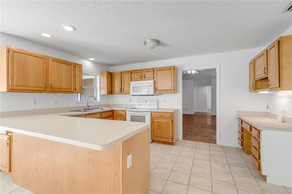 En Venta: $379,000 (3 camas, 2 baños, 2286 Pies cuadrados)