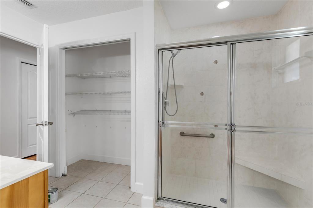 En Venta: $379,000 (3 camas, 2 baños, 2286 Pies cuadrados)