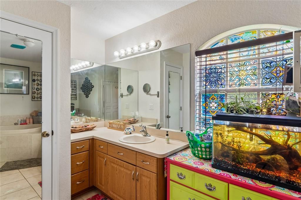 For Sale: $325,000 (3 beds, 2 baths, 1894 Square Feet)