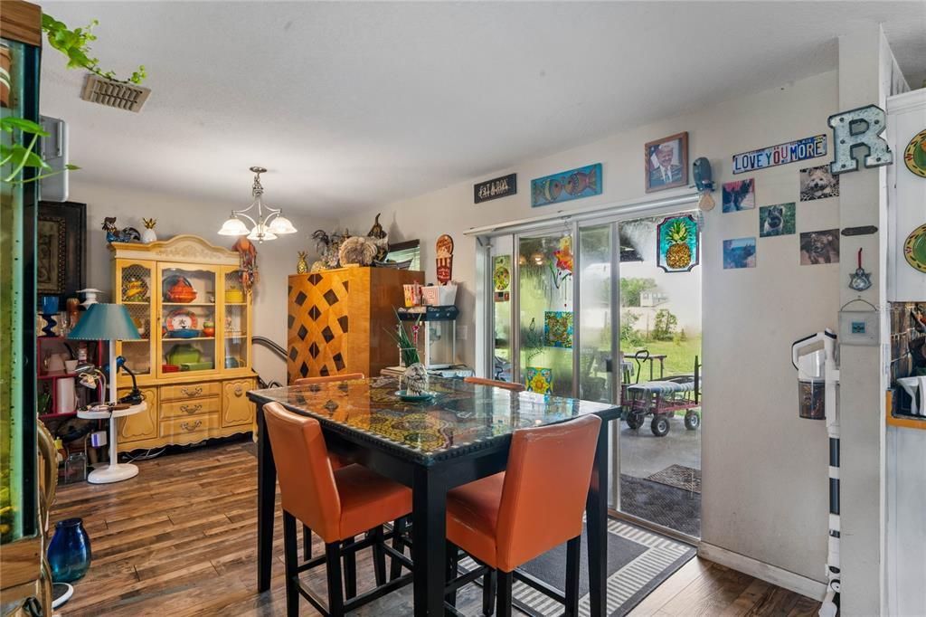 For Sale: $325,000 (3 beds, 2 baths, 1894 Square Feet)