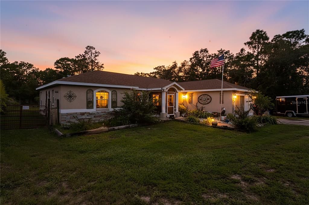 For Sale: $325,000 (3 beds, 2 baths, 1894 Square Feet)