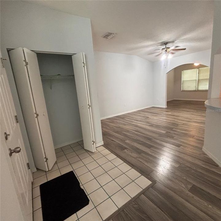 For Rent: $1,250 (2 beds, 2 baths, 1208 Square Feet)