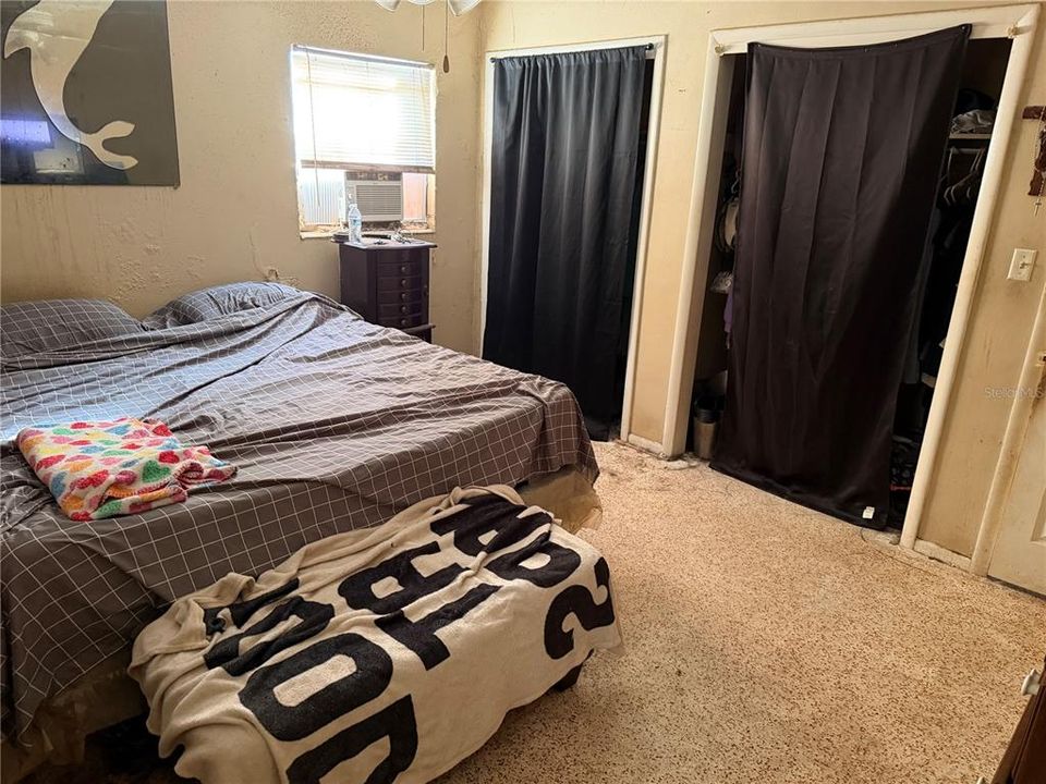 Activo con contrato: $225,000 (3 camas, 2 baños, 1391 Pies cuadrados)