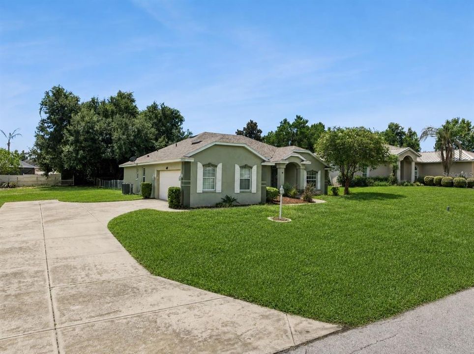 For Sale: $349,900 (3 beds, 2 baths, 1719 Square Feet)