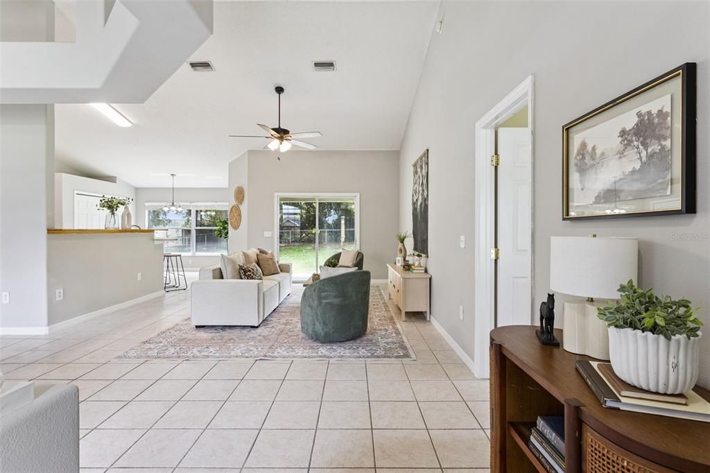 For Sale: $349,900 (3 beds, 2 baths, 1719 Square Feet)