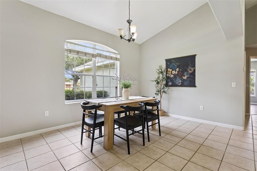 For Sale: $349,900 (3 beds, 2 baths, 1719 Square Feet)